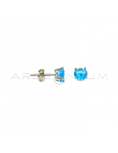 Orecchini punto luce con zircone azzurro a 4 griffe da 6 mm placcati oro bianco in argento 925