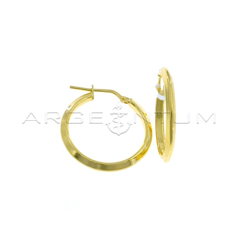 Triangular section hoop earrings ø 24 mm with yellow gold-plated bridge clasp in 925 silver