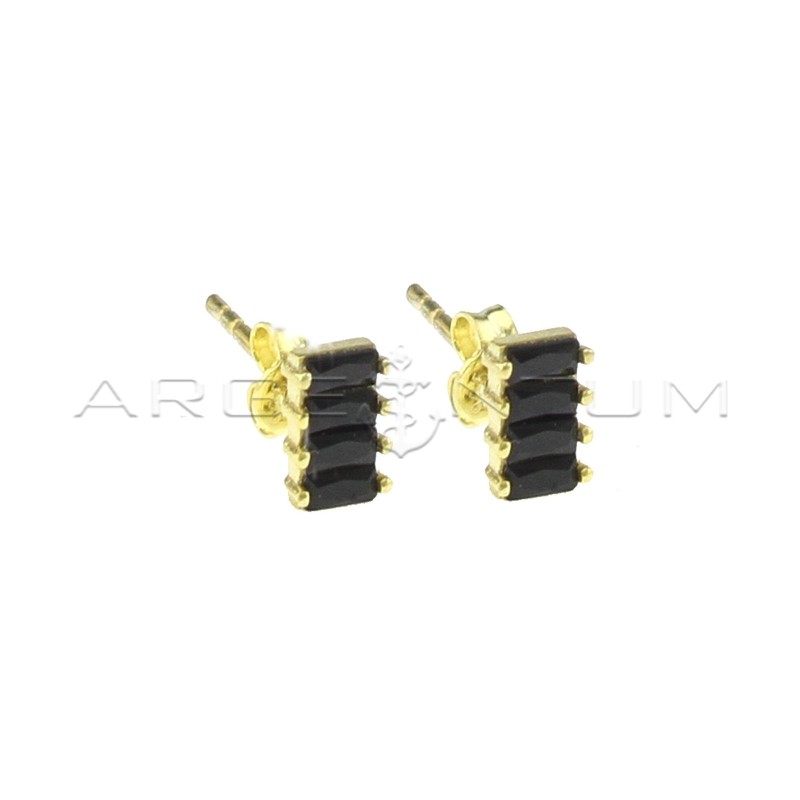 Rectangle lobe earrings of black...