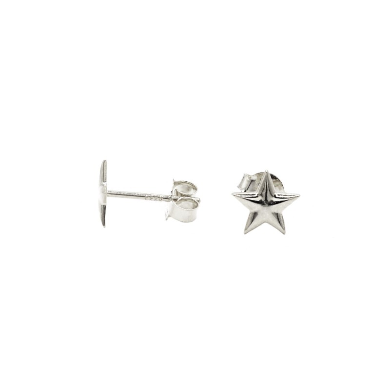 White gold plated smooth star stud...